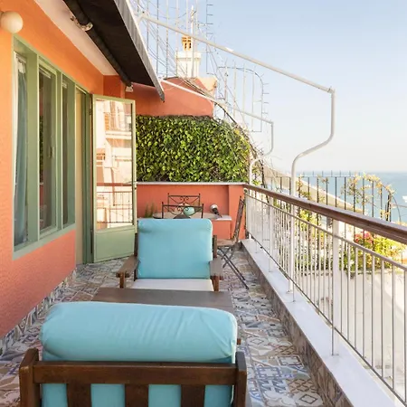 Delmare Warm Penhouse